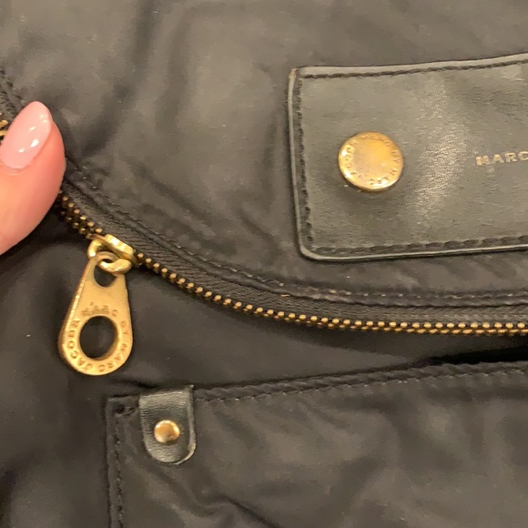 Marc Jacobs nylon crossbody black with gold hardware - Picture 5 of 5